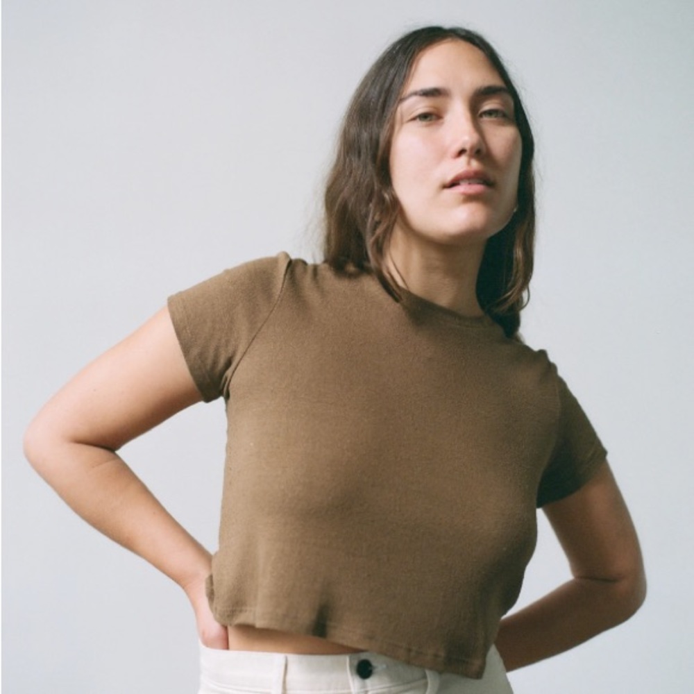 NWT Ozma of California Lou tee in Coffee. Size medium